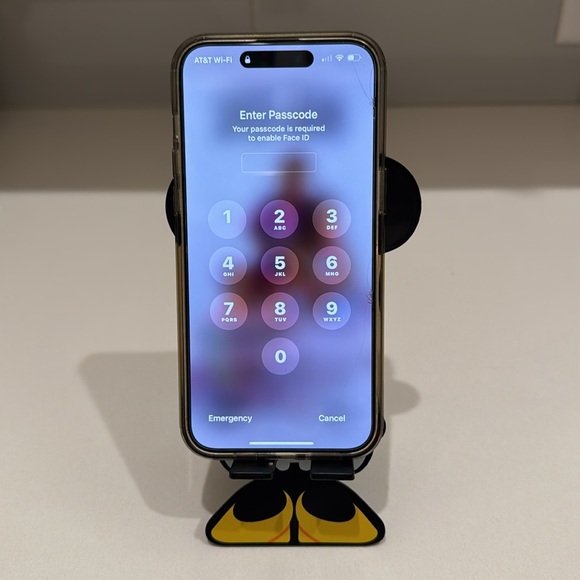 Minnie Mouse Smartphone or Cellphone Plastic Stand - Picture 3 of 10